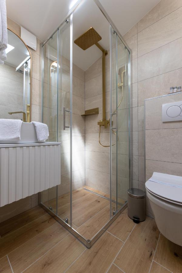 Palace Luxury Rooms Split Exterior photo